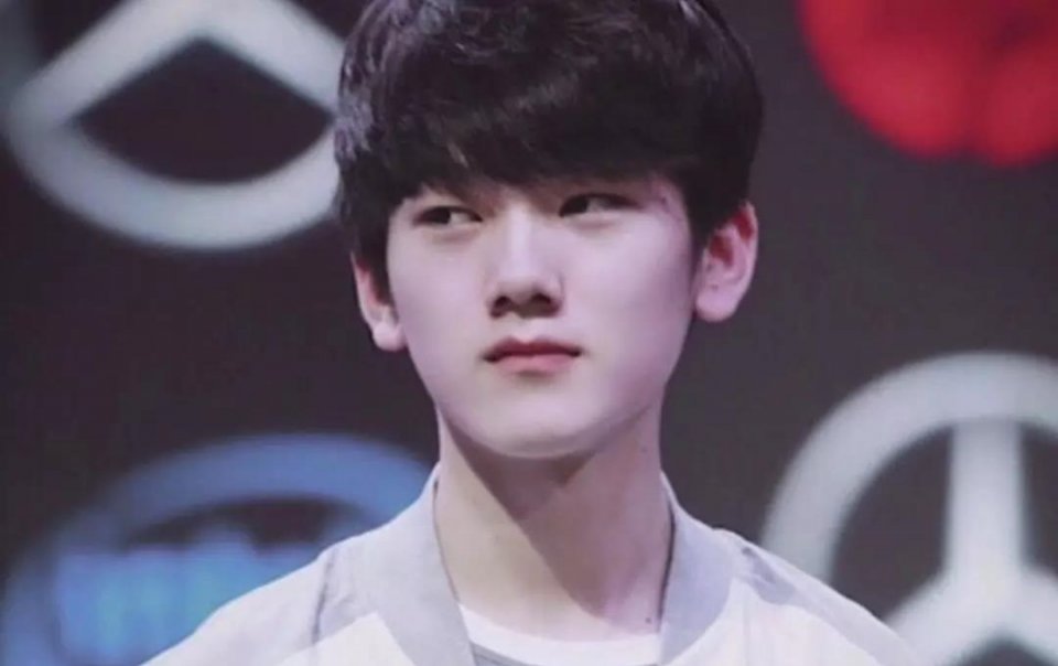 Uzi ：比赛不可能一把不赢 拼了命也要赢一把 那把很有可能是K神队