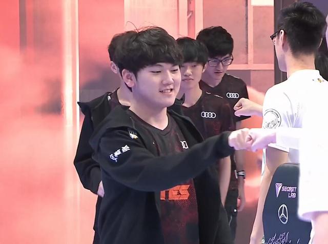 里程碑：Xiaohu达成LPL 5000助攻成就