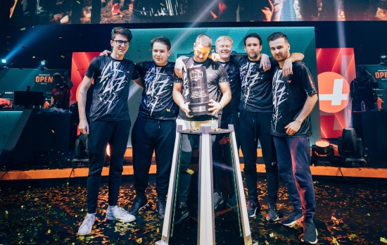 图一图二判若两人，ultimate史诗级反差表现